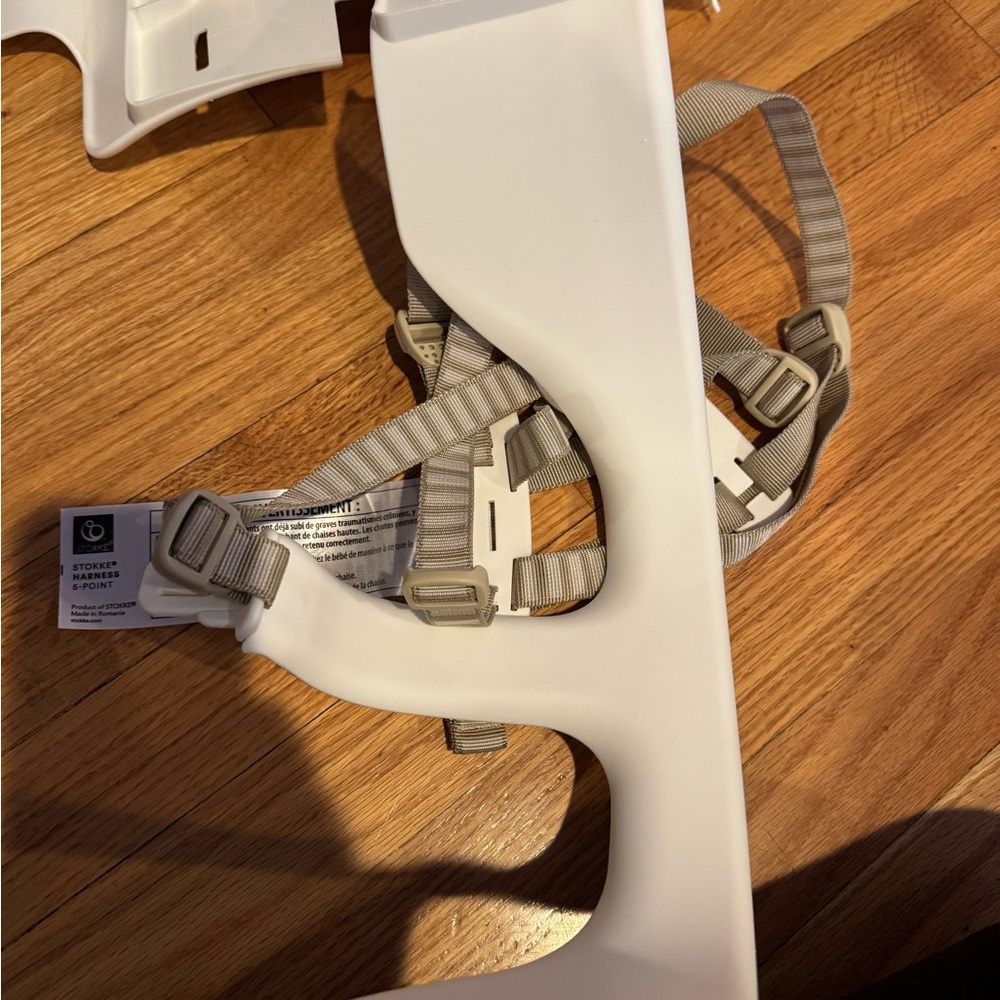 Stokke White Kids Highchair set and harness - Picture 2 of 5